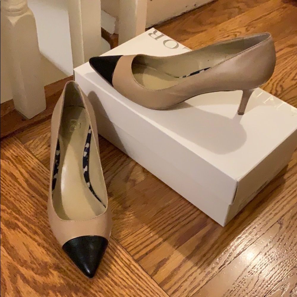Ann Tylor Nude pump
